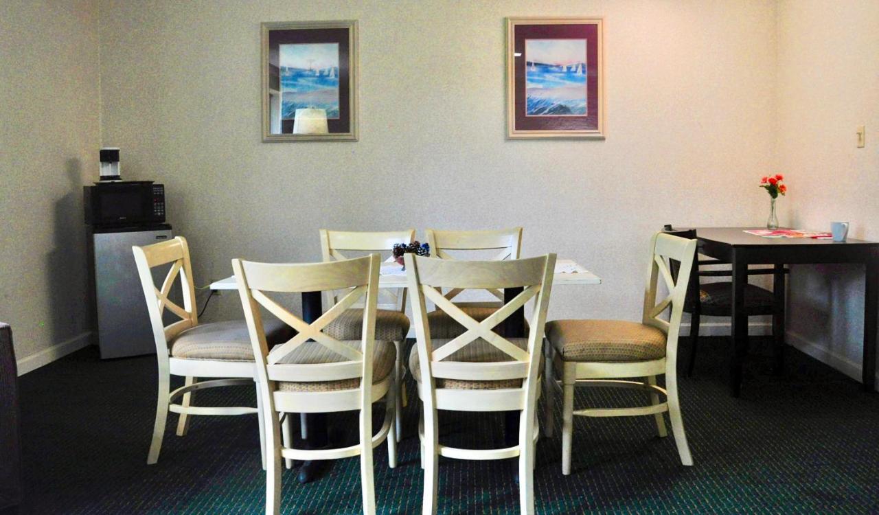 Azalea Inn & Suites Wilmington Exterior foto